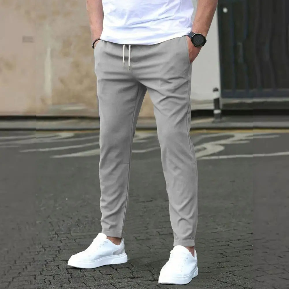 Sportliche Jogginghose mit Taschen und elastischem Bund