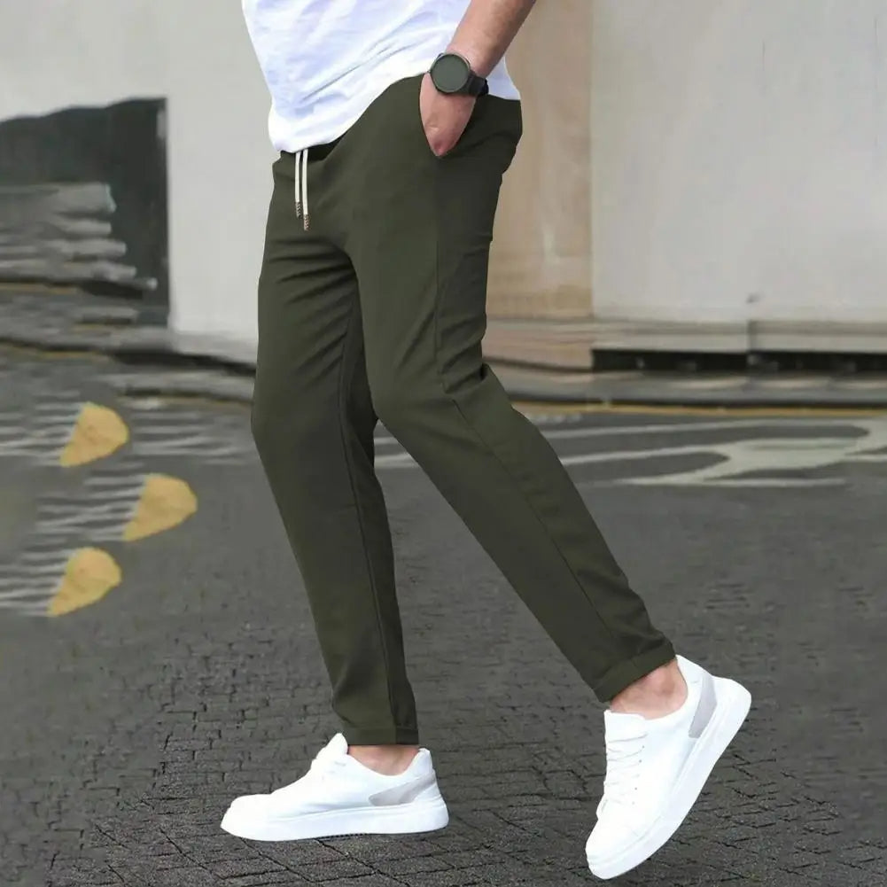 Sportliche Jogginghose mit Taschen und elastischem Bund