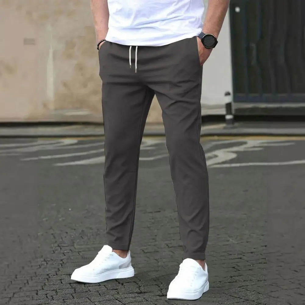 Sportliche Jogginghose mit Taschen und elastischem Bund