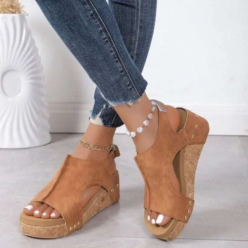 Modische Keilsandalen für Damen