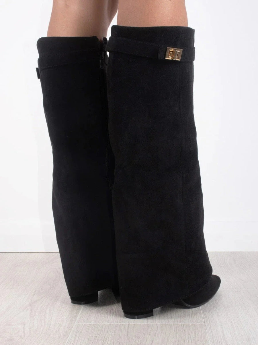 Kniehohe Suède-Stiefel mit Absatz