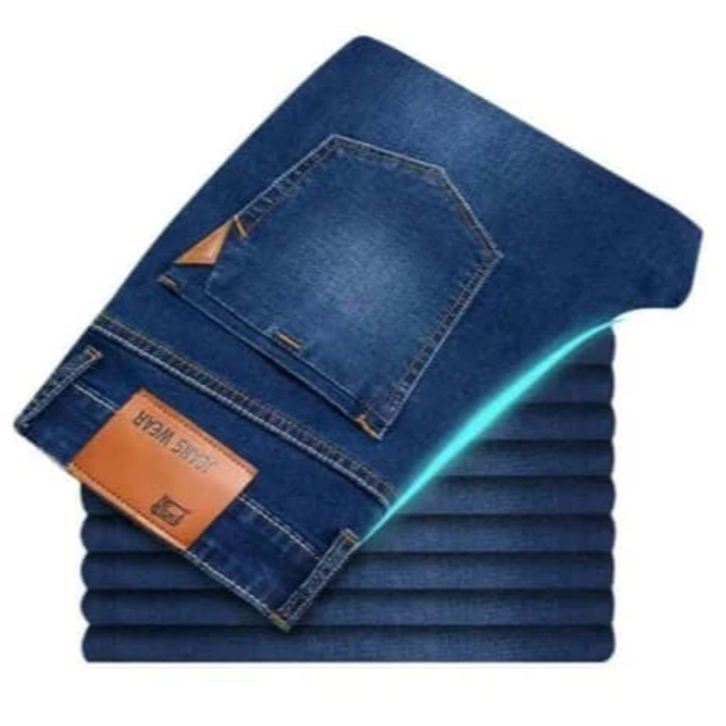 Herrenjeans mit geradem Bein