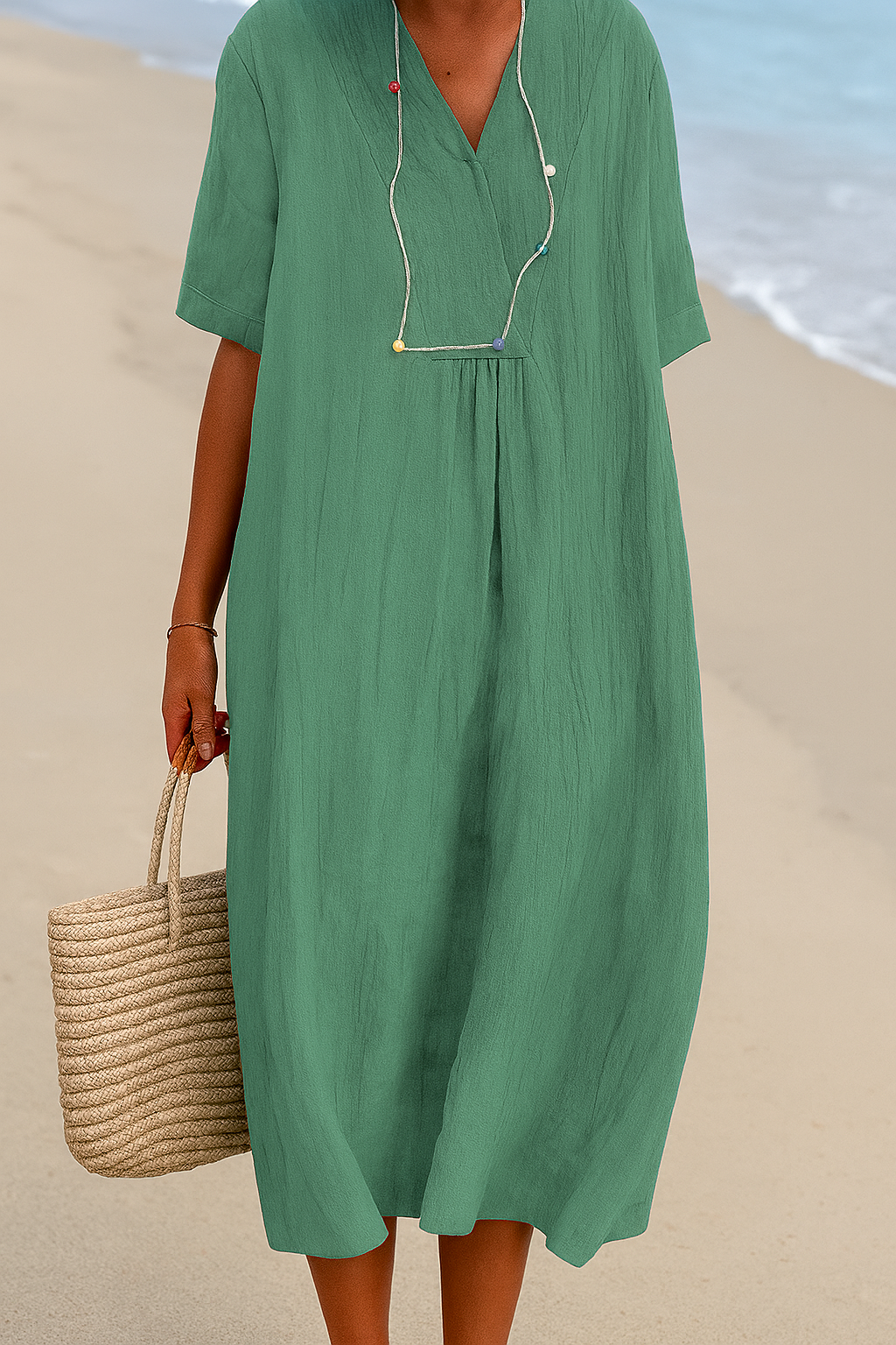 Entspanntes Strandkleid mit V-Ausschnitt und kurzen Ärmeln