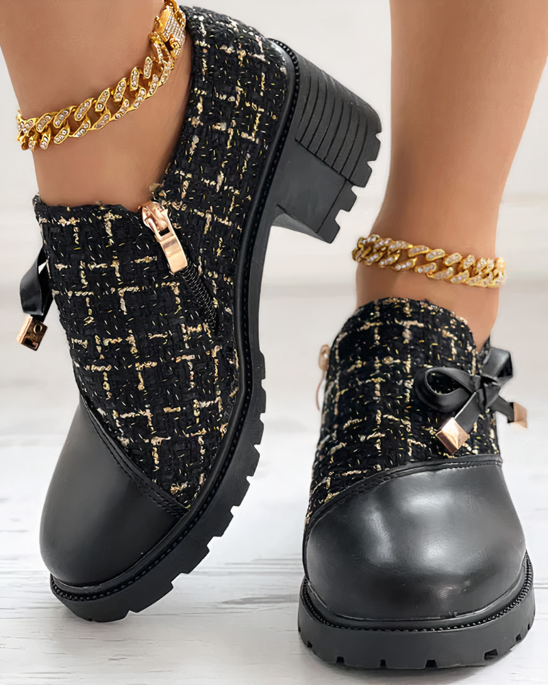 Slip-On-Pumps mit Spitzendetail