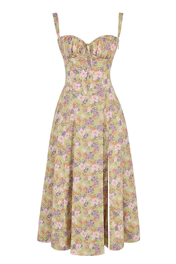 Taillenformendes Kleid mit Blumenmuster