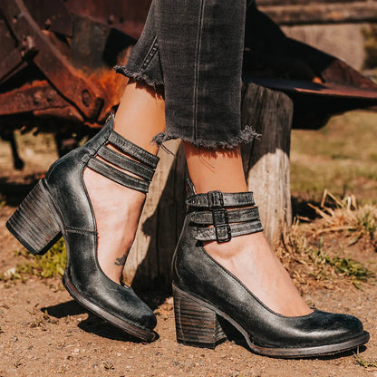 Pumps im Vintage-Stil mit Fesselriemchen und klobigem Absatz