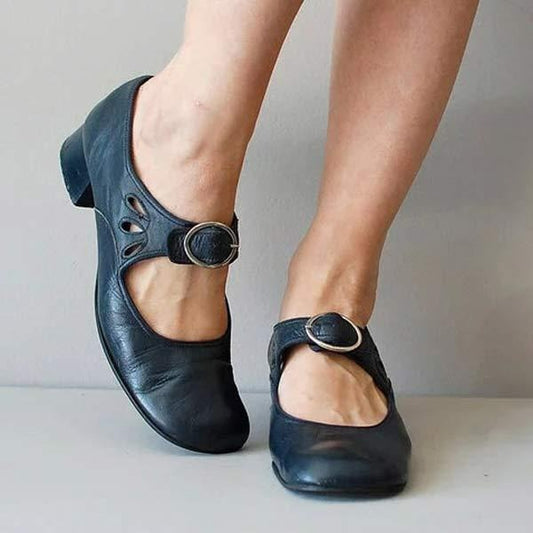 Lederschuhe mit niedrigem Absatz für Damen mit zeitloser Eleganz