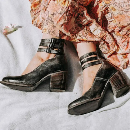 Vintage-Pumps mit Knöchelriemen und Blockabsatz