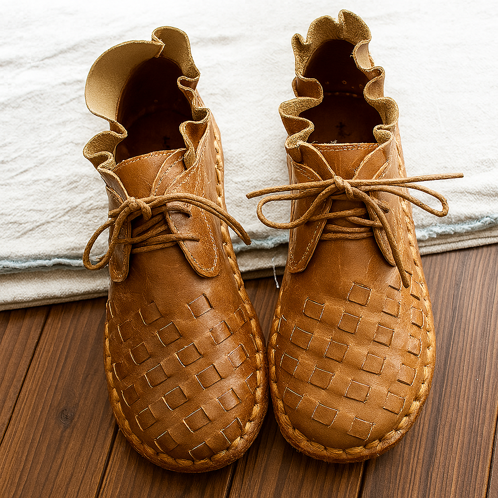 Handgemachte Rindsleder-Flats im Retro-Mori-Girl-Stil