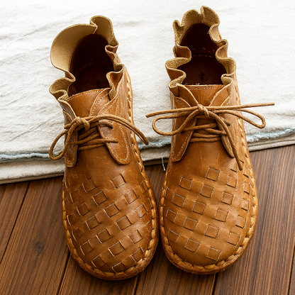 Handgemachte Rindsleder-Flats im Retro-Mori-Girl-Stil