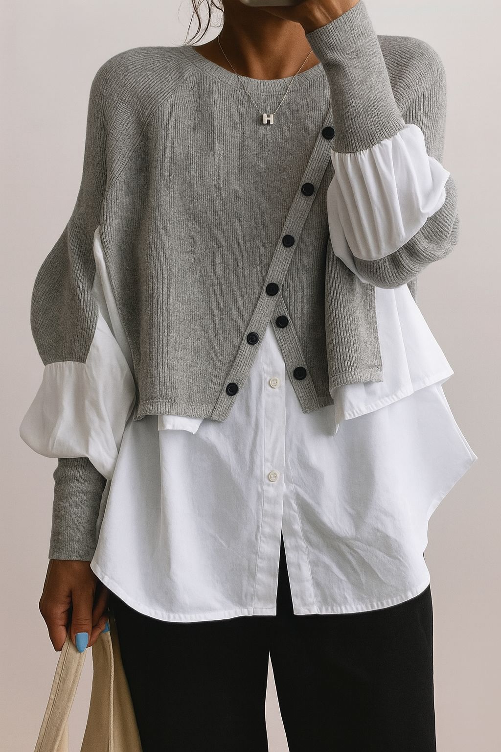 Zwei-in-Eins-Pullover mit weißem Blusensaum