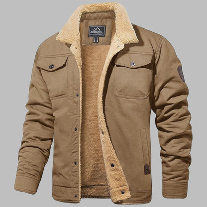Bruine heren bomberjack met schapenvacht voering, knoopsluiting en borstzakken. Perfect voor wintermode en outdoor activiteiten.