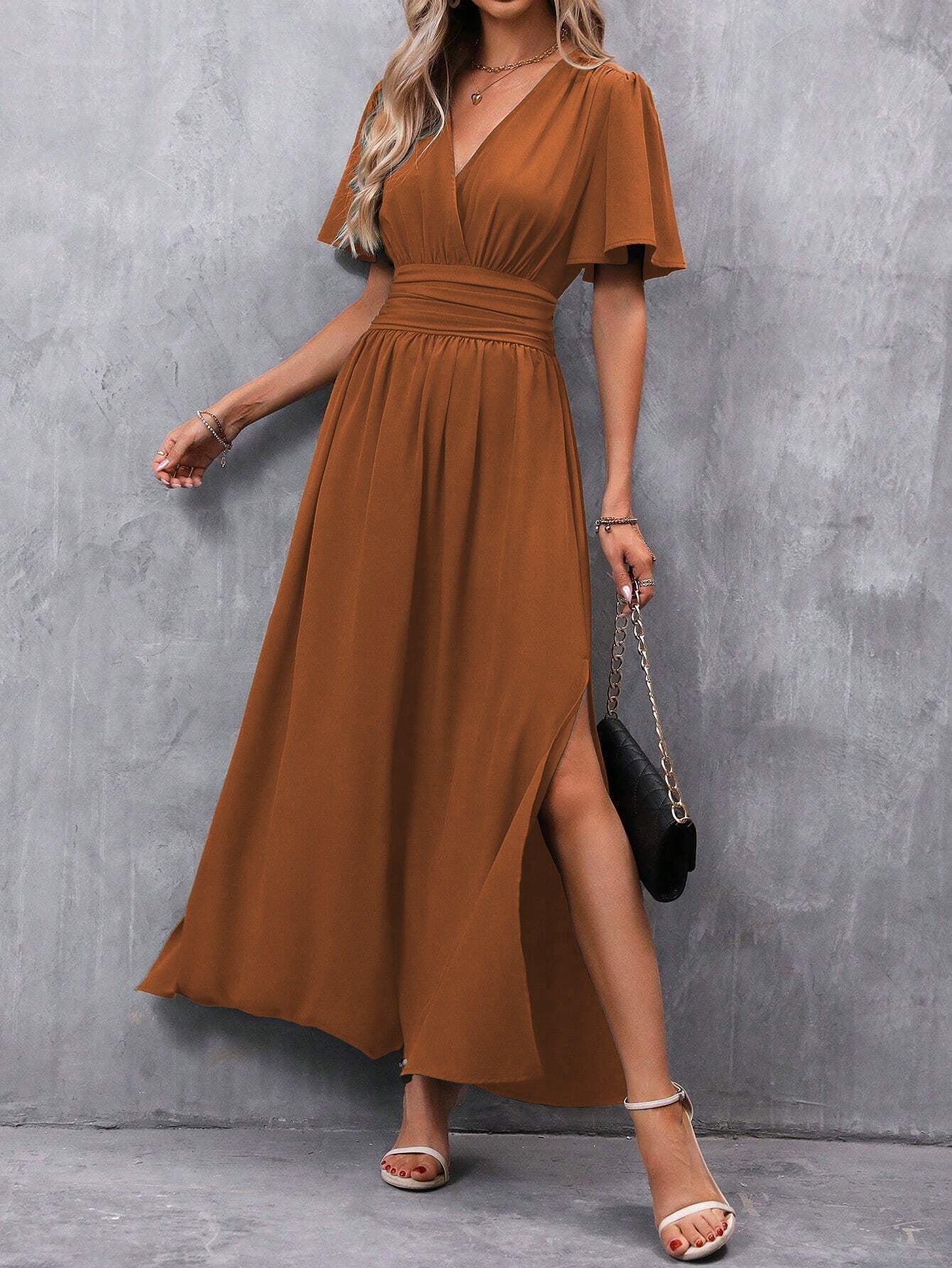 Maxikleid mit V-Ausschnitt