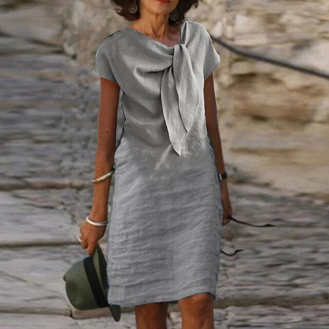 Elegantes figurbetontes Damen-Minikleid mit kurzen Ärmeln