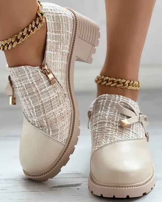 Slip-On-Pumps mit Spitzendetail