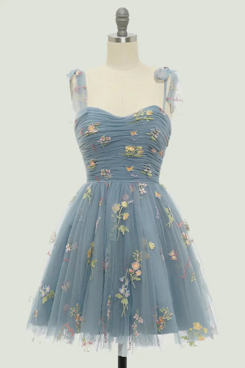 Ballkleid aus besticktem Tüll