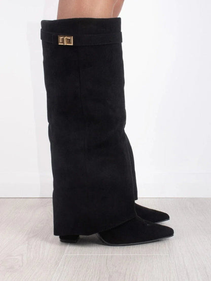 Kniehohe Suède-Stiefel mit Absatz